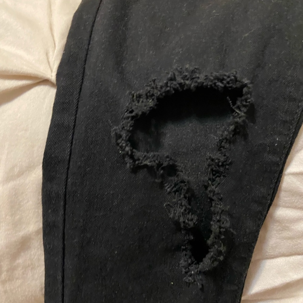 black ripped jeans - Picture 2 of 4